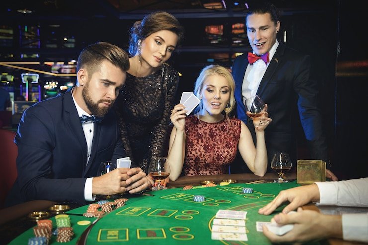 Antarmuka aplikasi mobile 56 2d menampilkan permainan slot dan sportsbook